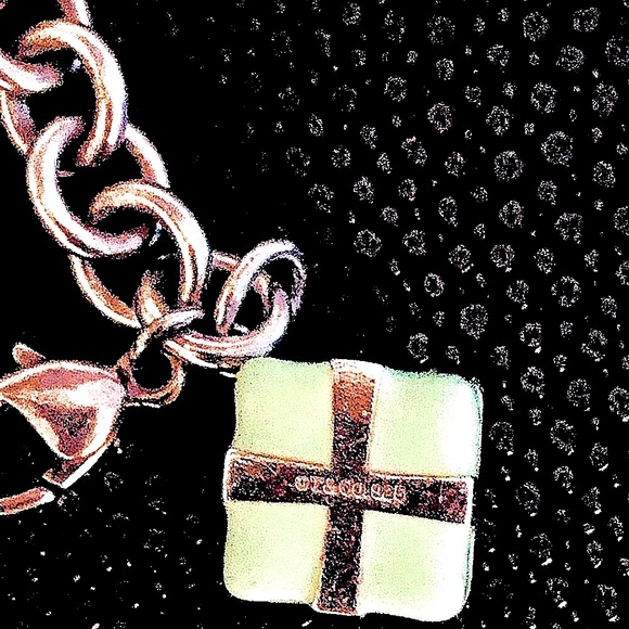 Tiffany&Co SterlingSilv bracelet& Blue Enamel Gift Box 925 charm w Orig receipt - Picture 5 of 6